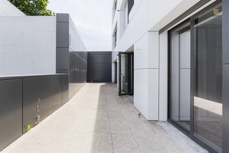 Apartamento T3 para Venda em Cedofeita, Santo Ildefonso, Sé, Miragaia, São Nicolau e Vitória Foto 3