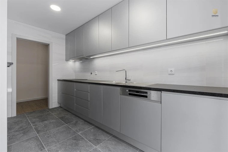 Apartamento T3 para Venda em Cedofeita, Santo Ildefonso, Sé, Miragaia, São Nicolau e Vitória Foto 10