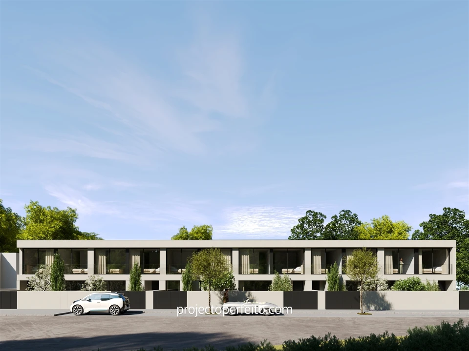 Moradia T4 para Venda em Paramos Foto 1