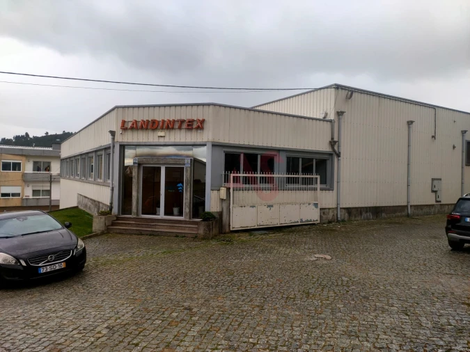 Armazém para Venda em Santa Eulália Foto 2