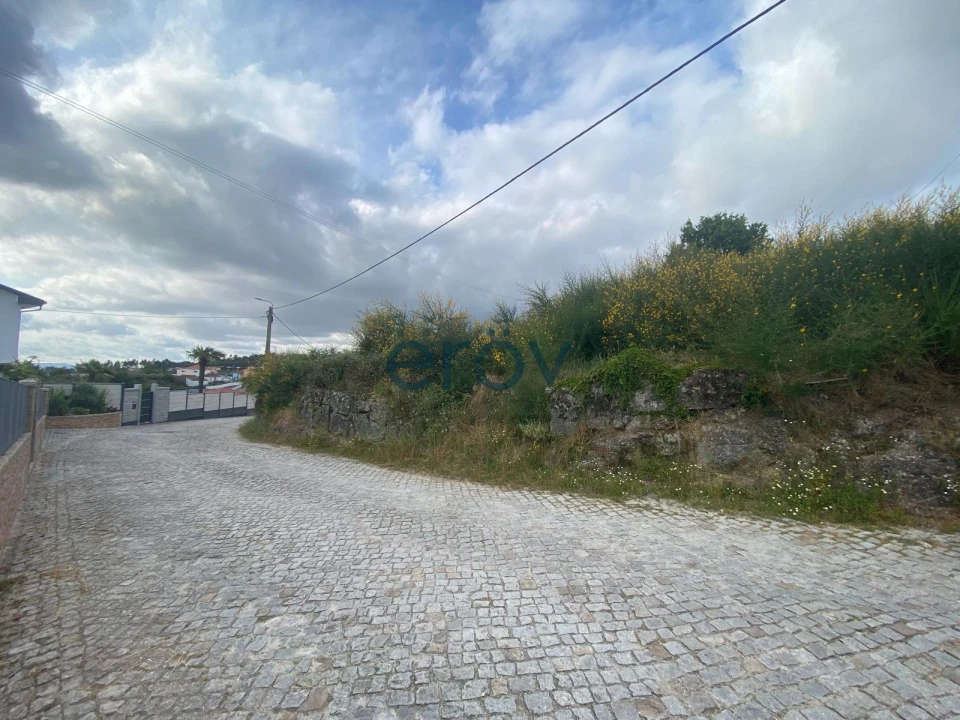 Terreno para Venda em Penafiel Foto 1