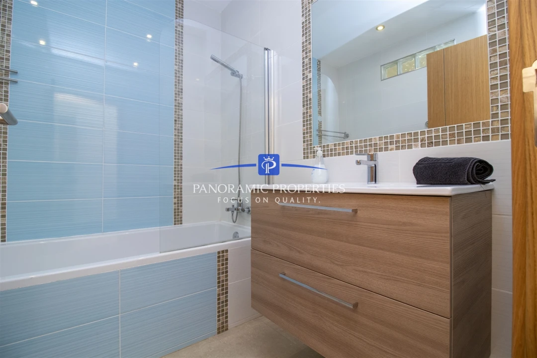 Moradia T6 para Venda em Lagoa e Carvoeiro Foto 8