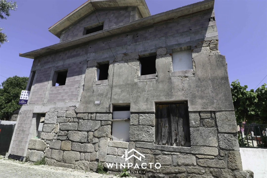 Moradia T3 para Venda em Nelas Foto 4