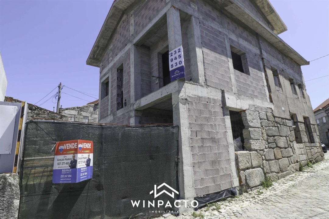 Moradia T3 para Venda em Nelas Foto 46