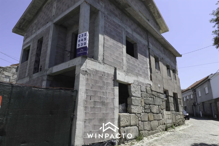 Moradia T3 para Venda em Nelas Foto 2