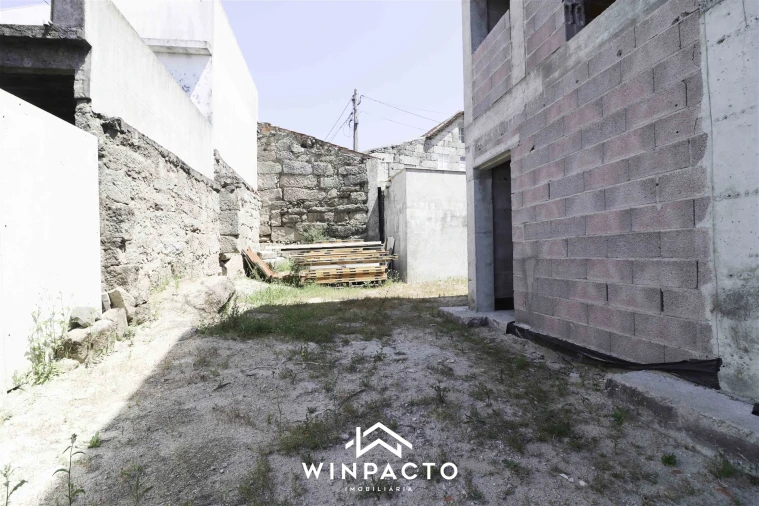 Moradia T3 para Venda em Nelas Foto 41