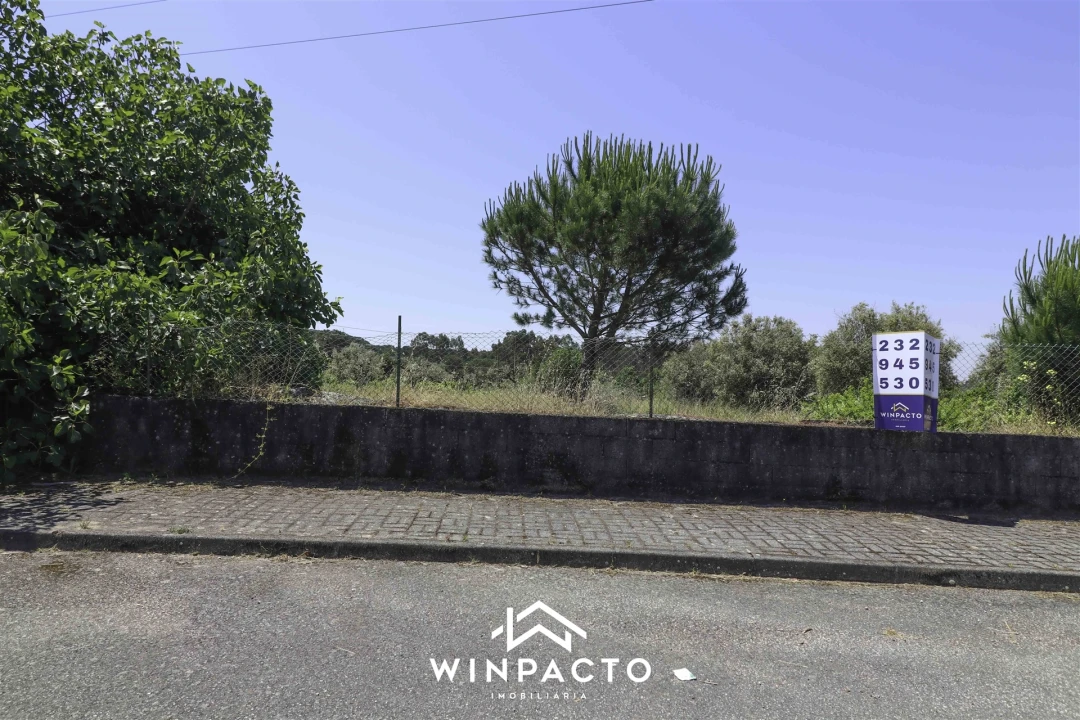 Terreno para Venda em Nelas Foto 1