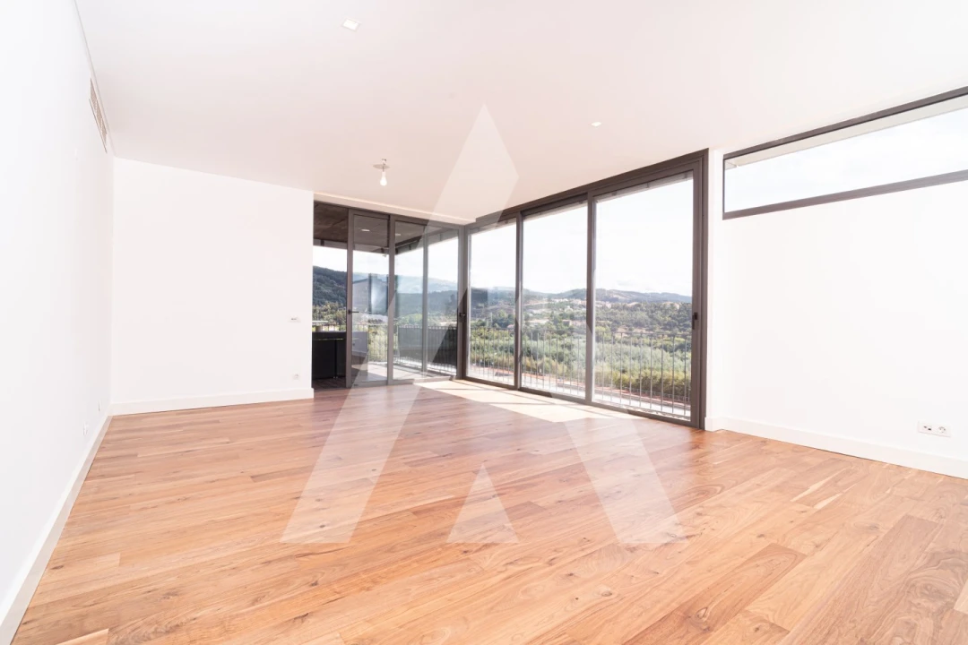 Apartamento T4 para Venda em Santo Antonio dos Olivais Foto 3