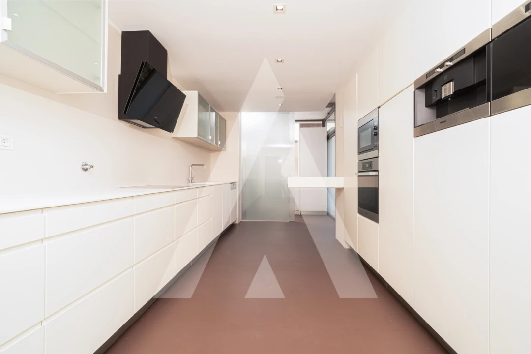 Apartamento T4 para Venda em Santo Antonio dos Olivais Foto 7