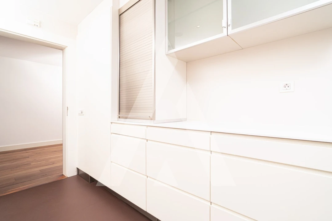 Apartamento T4 para Venda em Santo Antonio dos Olivais Foto 8