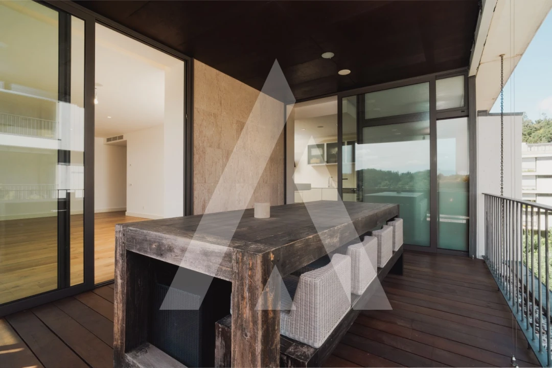 Apartamento T4 para Venda em Santo Antonio dos Olivais Foto 49
