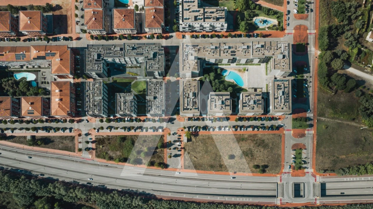 Apartamento T4 para Venda em Santo Antonio dos Olivais Foto 64