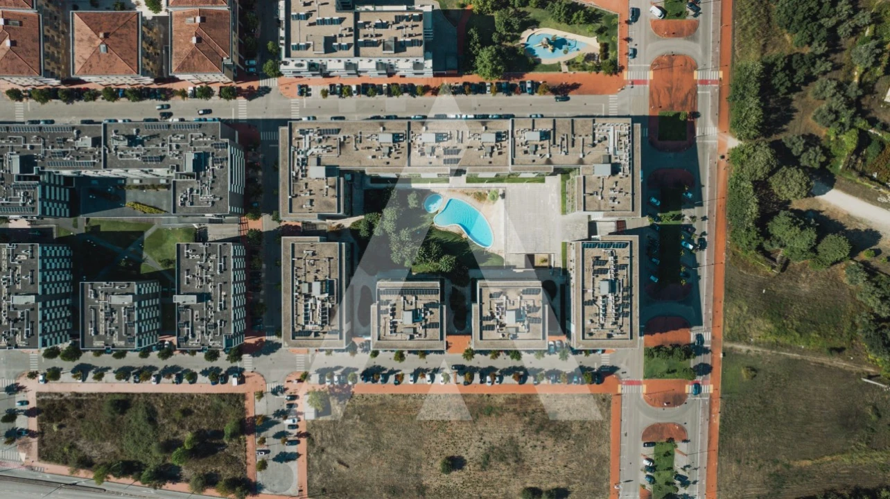 Apartamento T4 para Venda em Santo Antonio dos Olivais Foto 65