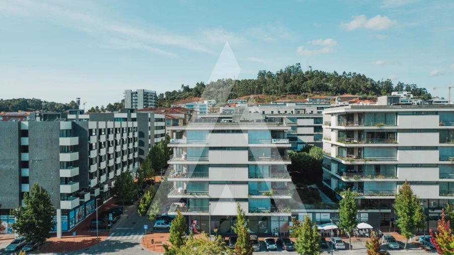 Apartamento T4 para Venda em Santo Antonio dos Olivais Foto 69