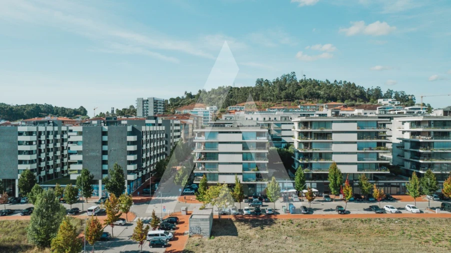 Apartamento T4 para Venda em Santo Antonio dos Olivais Foto 70