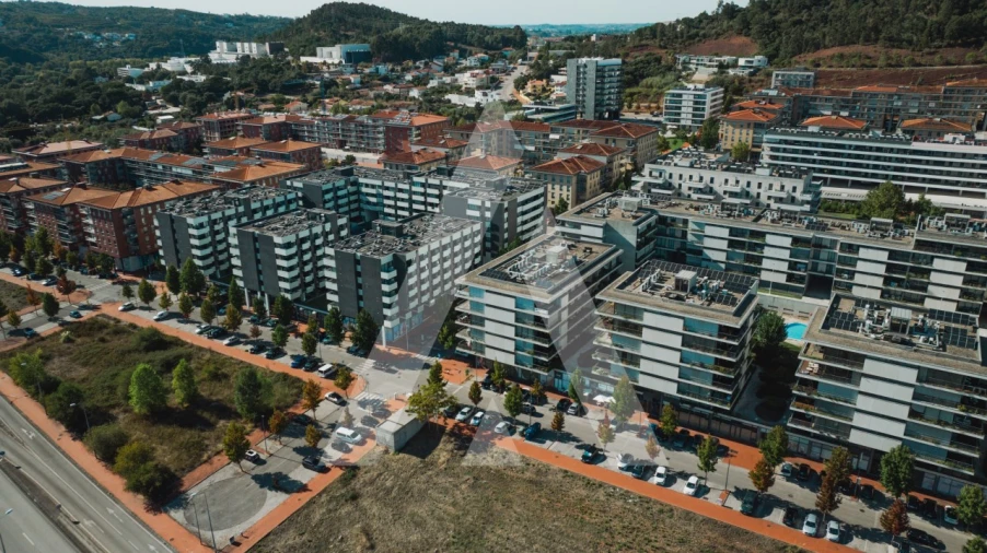 Apartamento T4 para Venda em Santo Antonio dos Olivais Foto 71