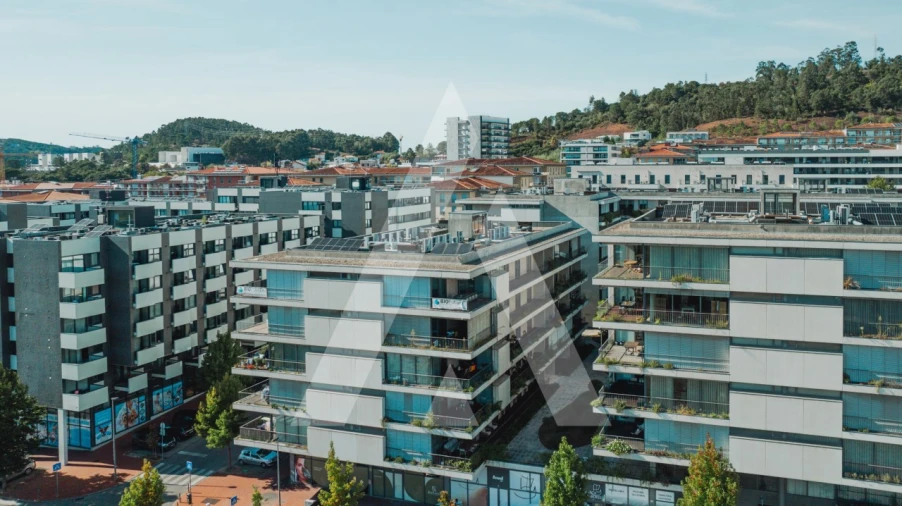 Apartamento T4 para Venda em Santo Antonio dos Olivais Foto 73