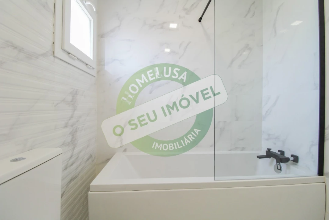 Moradia T4 para Venda em Antuzede e Vil de Matos Foto 21