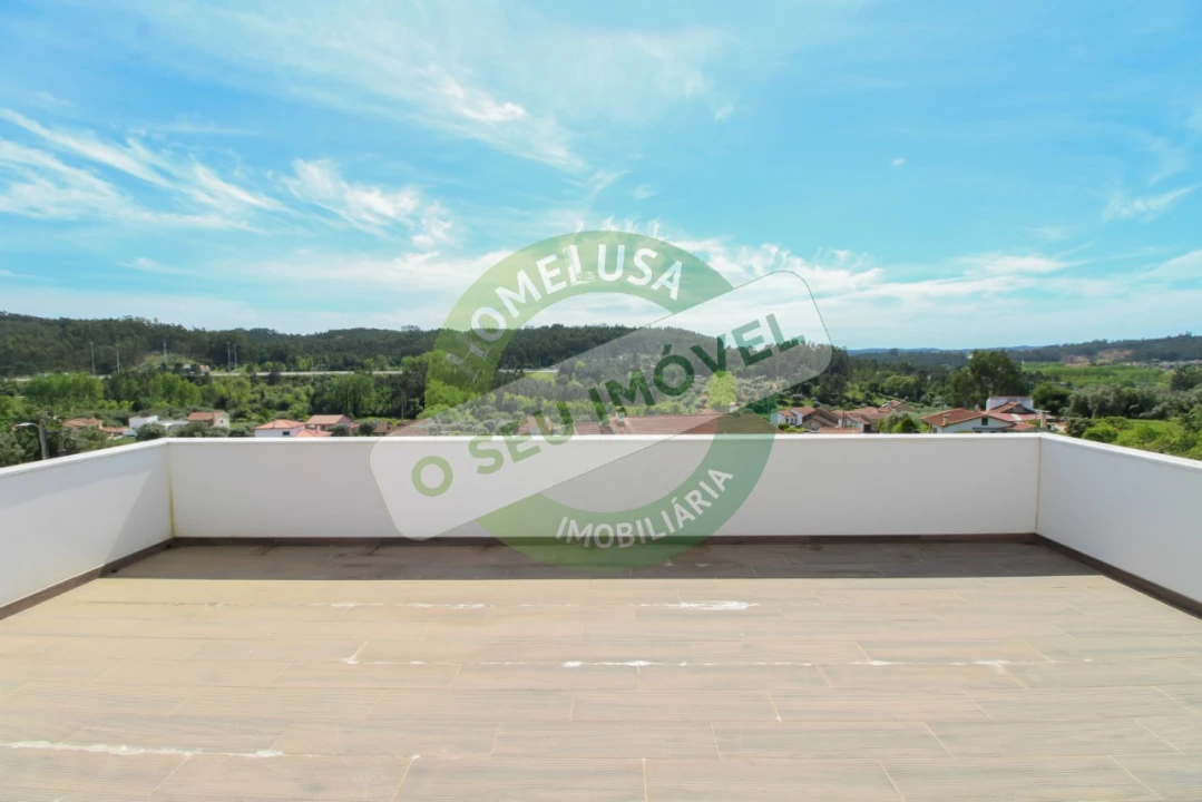 Moradia T4 para Venda em Antuzede e Vil de Matos Foto 32
