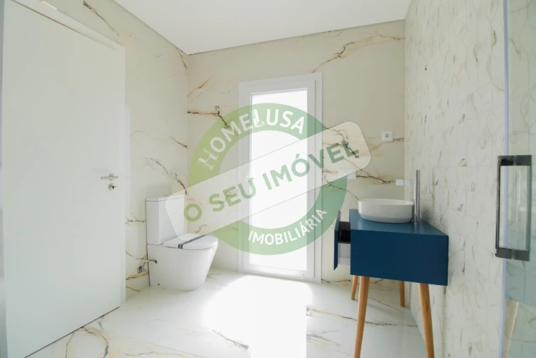 Moradia T4 para Venda em Antuzede e Vil de Matos Foto 7