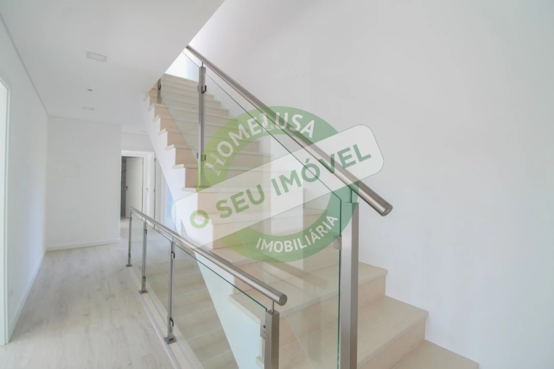 Moradia T4 para Venda em Antuzede e Vil de Matos Foto 23