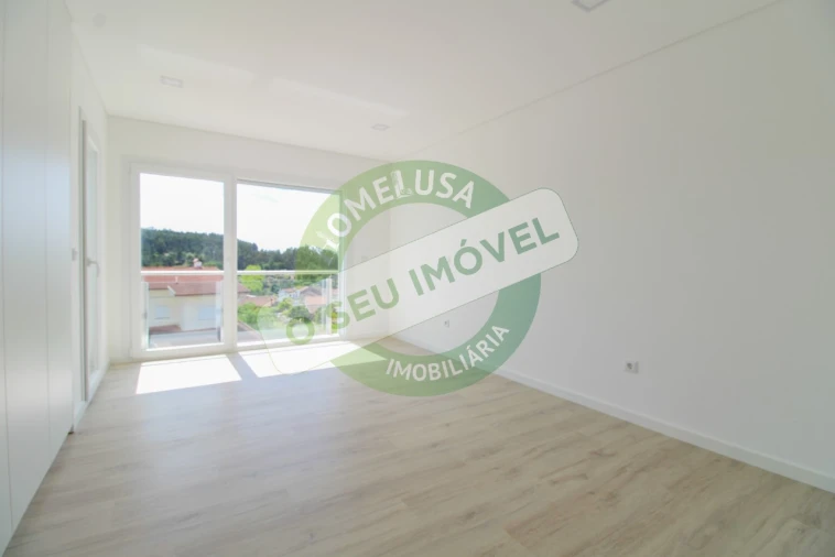 Moradia T4 para Venda em Antuzede e Vil de Matos Foto 13