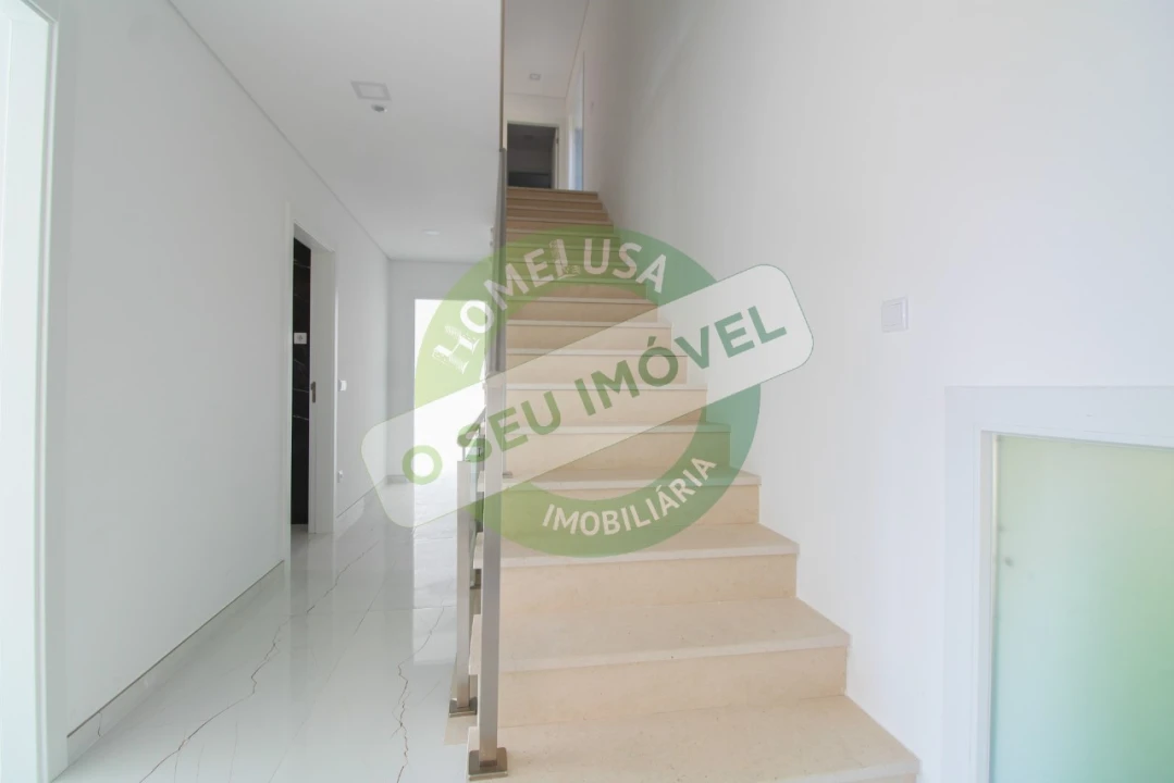 Moradia T4 para Venda em Antuzede e Vil de Matos Foto 20