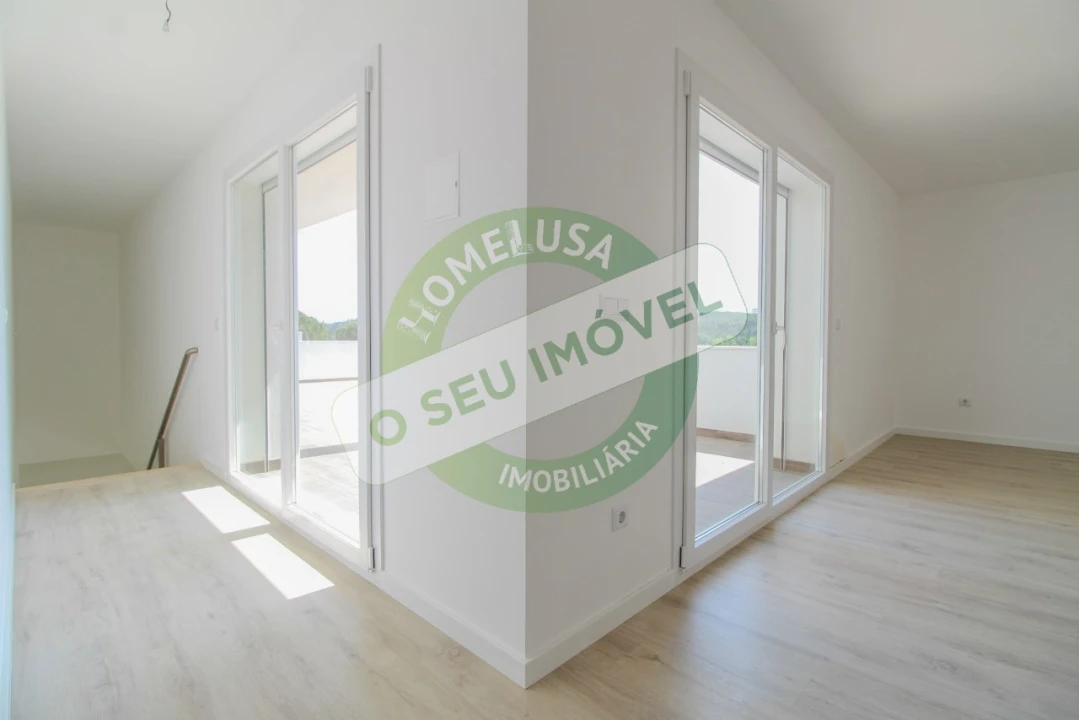 Moradia T4 para Venda em Antuzede e Vil de Matos Foto 23