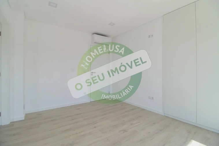 Moradia T4 para Venda em Antuzede e Vil de Matos Foto 5