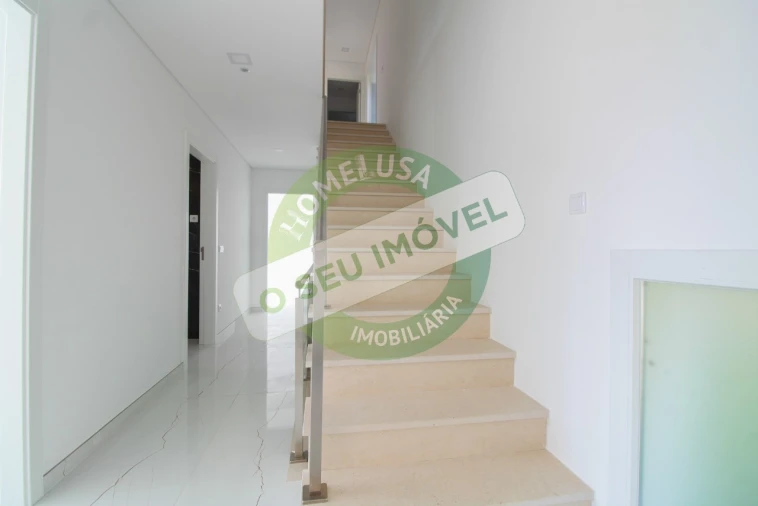 Moradia T4 para Venda em Antuzede e Vil de Matos Foto 20