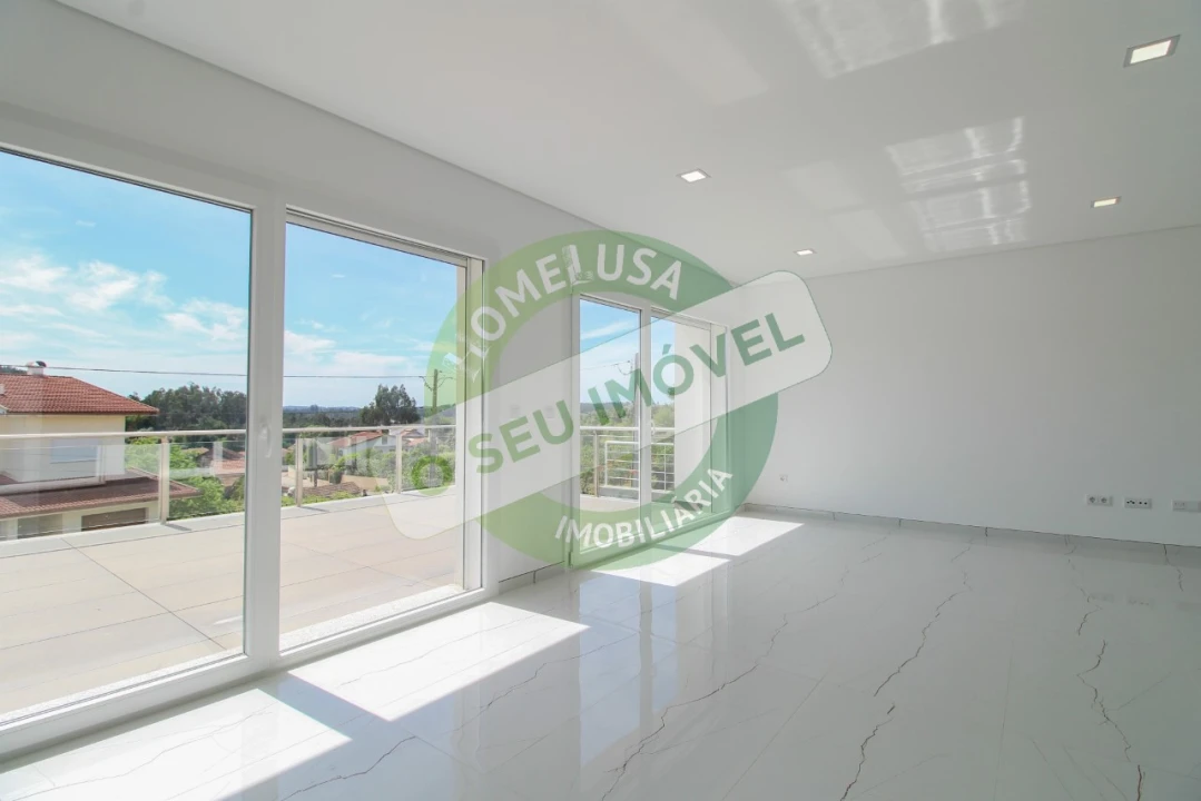 Moradia T4 para Venda em Antuzede e Vil de Matos Foto 2