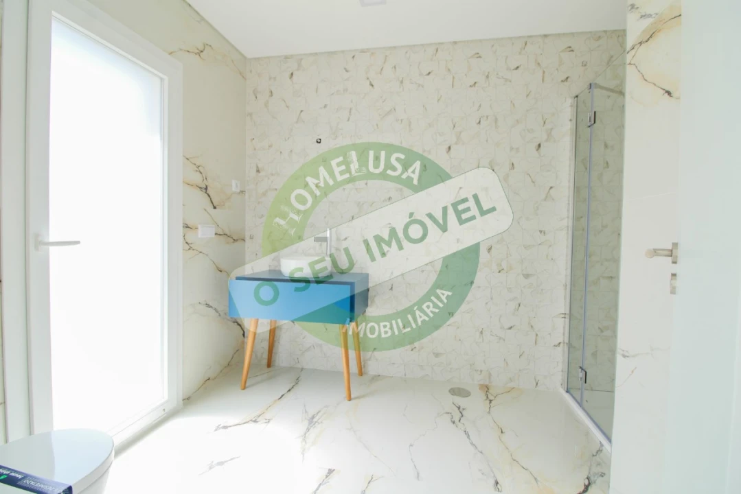 Moradia T4 para Venda em Antuzede e Vil de Matos Foto 9