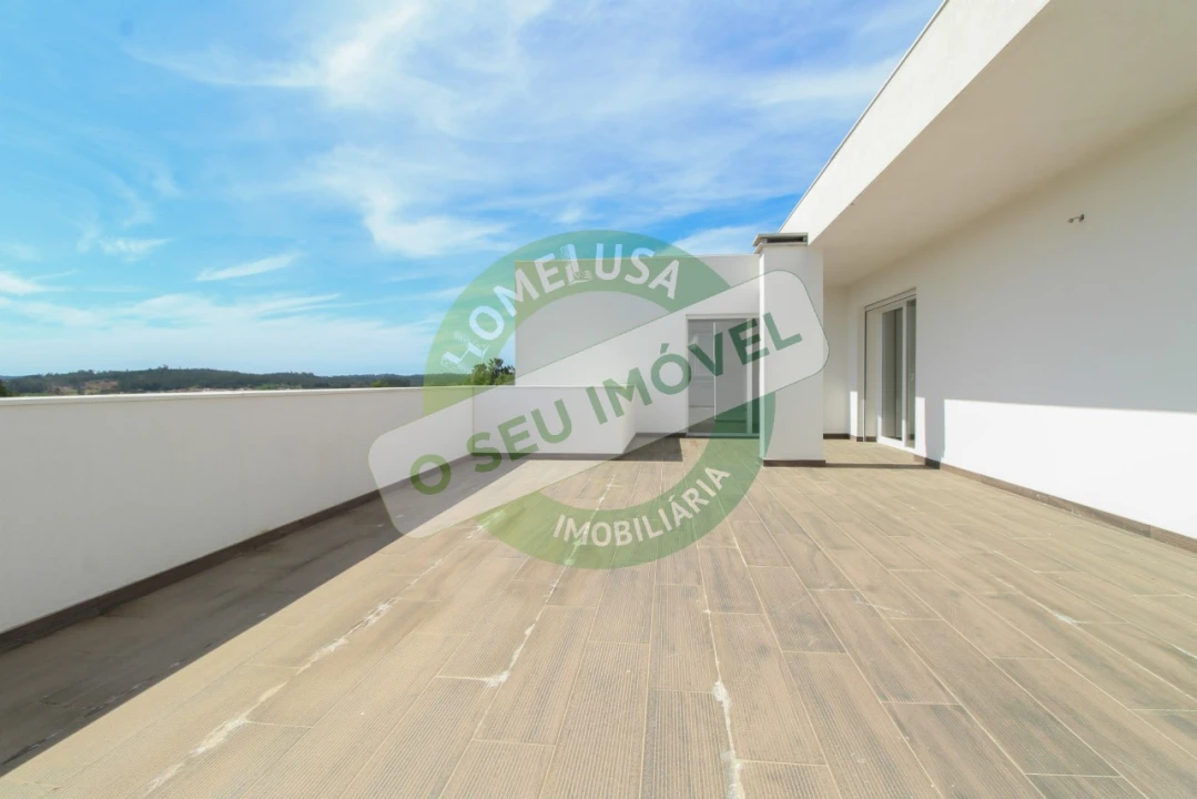 Moradia T4 para Venda em Antuzede e Vil de Matos Foto 27