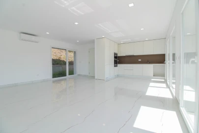 Moradia T4 para Venda em Antuzede e Vil de Matos