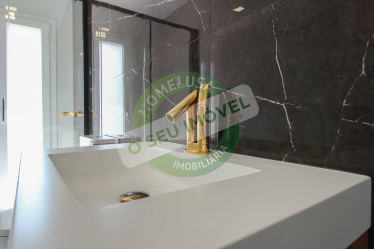 Moradia T4 para Venda em Antuzede e Vil de Matos Foto 10