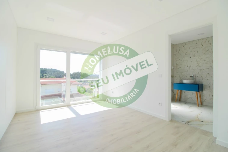 Moradia T4 para Venda em Antuzede e Vil de Matos Foto 14