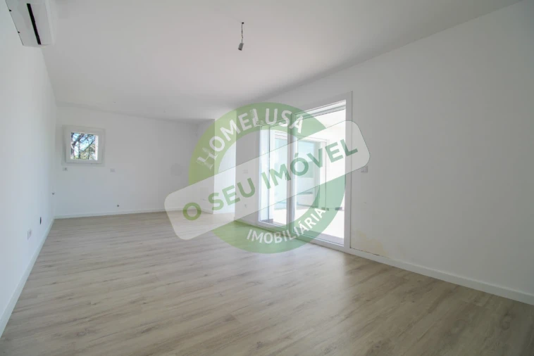 Moradia T4 para Venda em Antuzede e Vil de Matos Foto 15