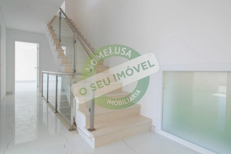 Moradia T4 para Venda em Antuzede e Vil de Matos Foto 24