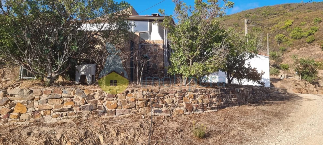 Moradia T2 para Venda em Alferce Foto 13