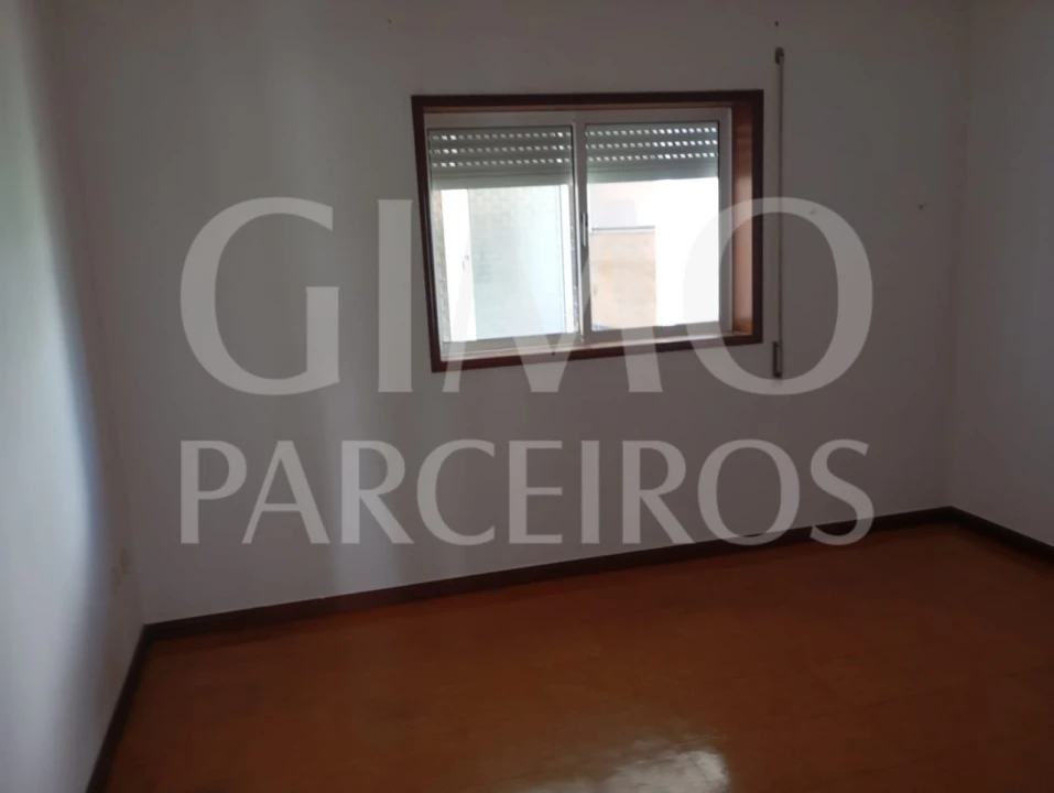 Moradia T3 para Venda em Sangalhos Foto 4