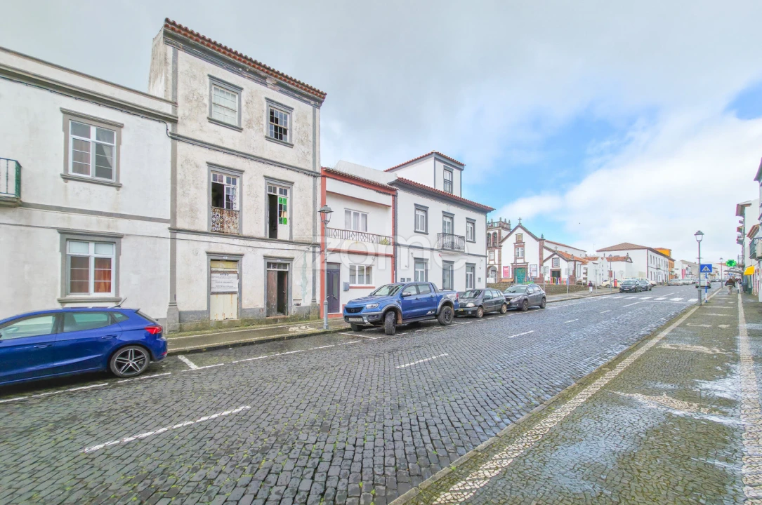 Moradia T4 para Venda em Vila do Porto Foto 6