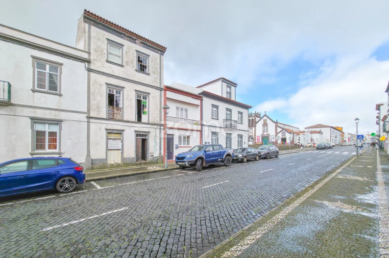 Moradia T4 para Venda em Vila do Porto Foto 6