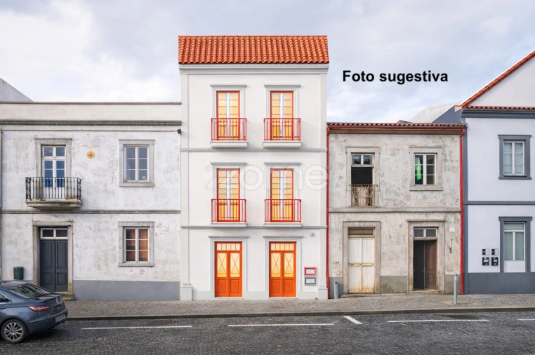 Moradia T4 para Venda em Vila do Porto Foto 2