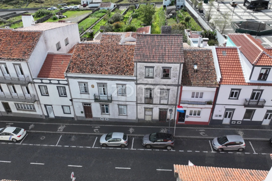 Moradia T4 para Venda em Vila do Porto Foto 2