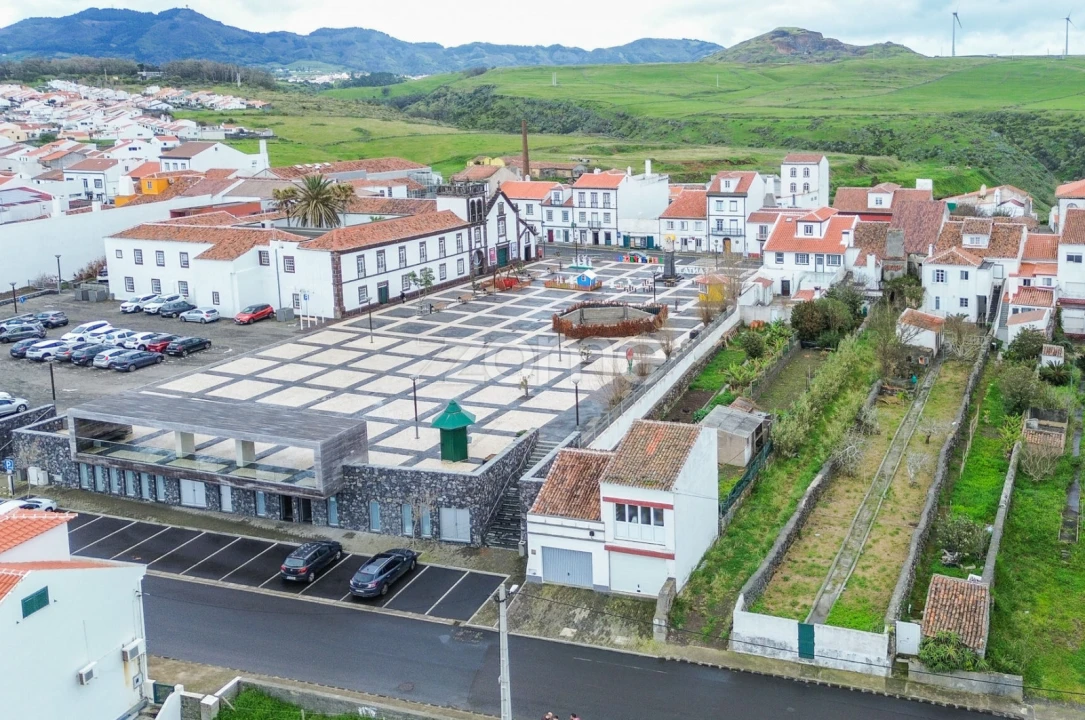 Moradia T4 para Venda em Vila do Porto Foto 18