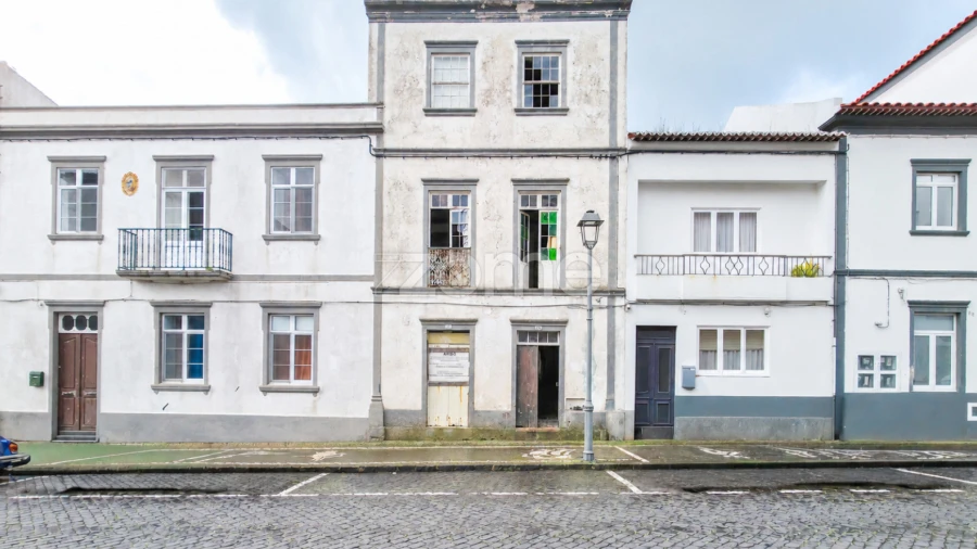 Moradia T4 para Venda em Vila do Porto