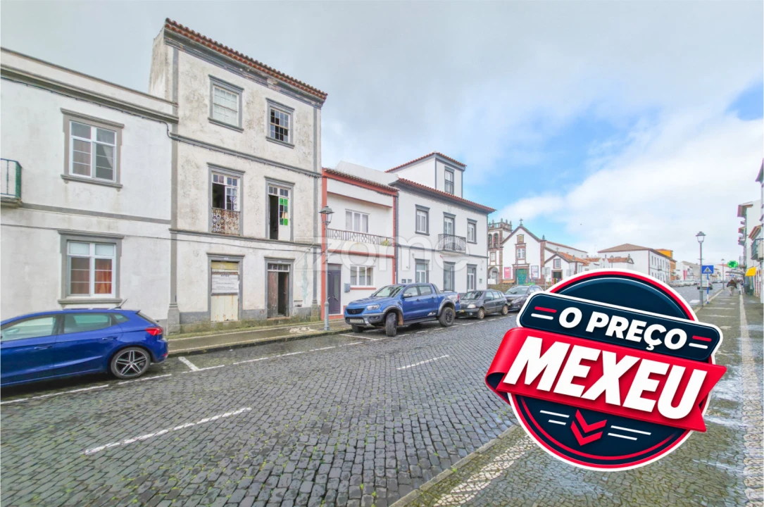 Moradia T4 para Venda em Vila do Porto Foto 1