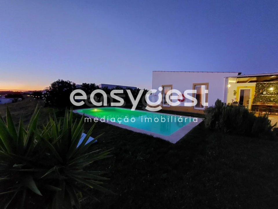 Moradia T4 para Venda em Cuba Foto 16