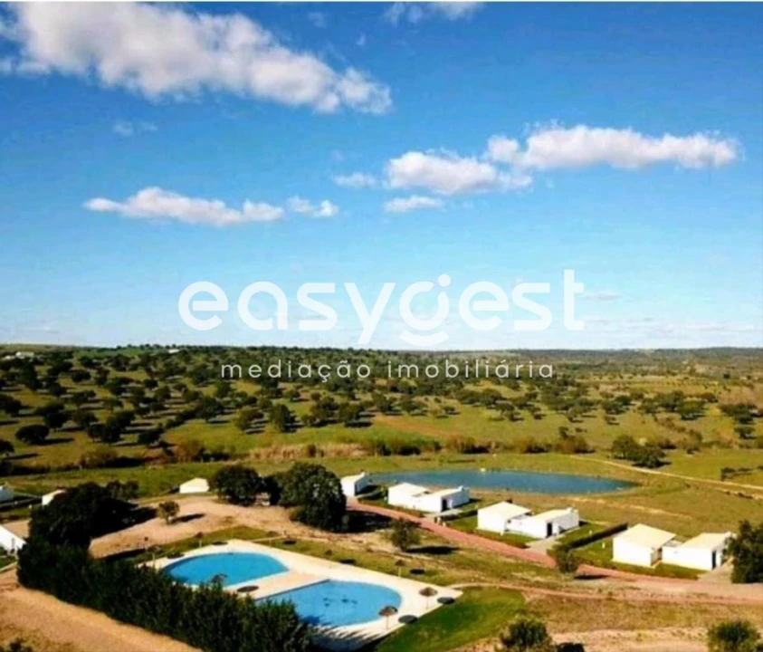 Moradia T4 para Venda em Cuba Foto 31