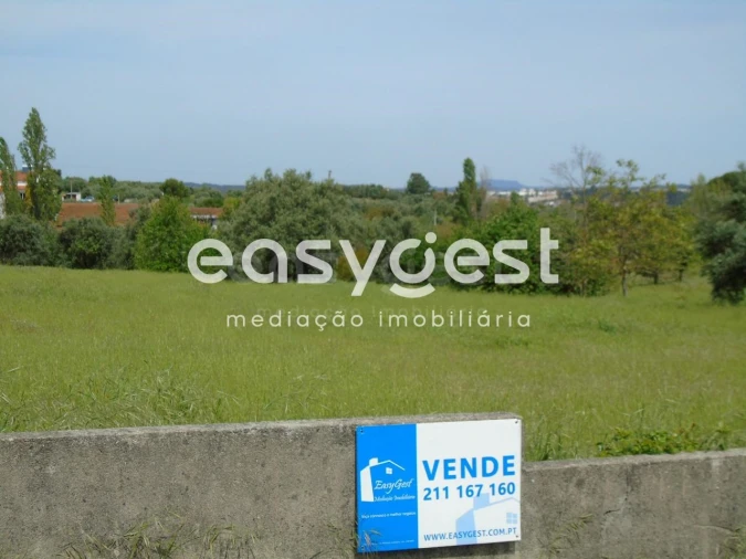 Terreno para Venda em São João Baptista e Santa Maria dos Olivais Foto 2